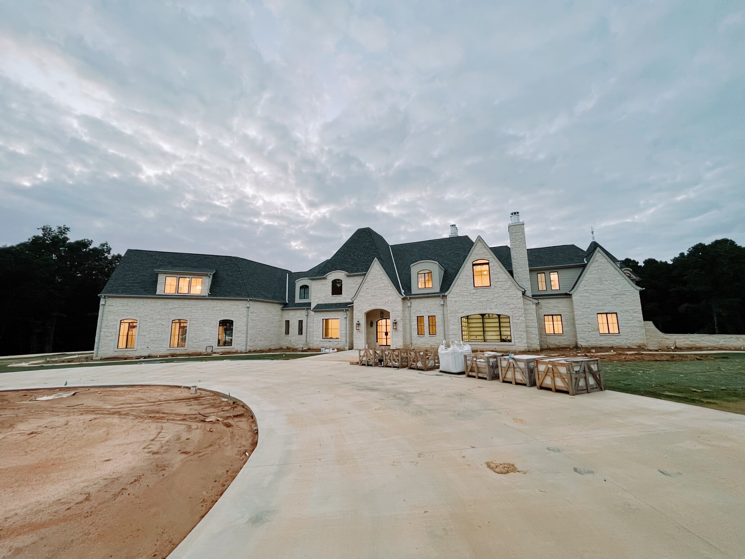 Custom white home built by Silva Construction in Jonesboro, AR